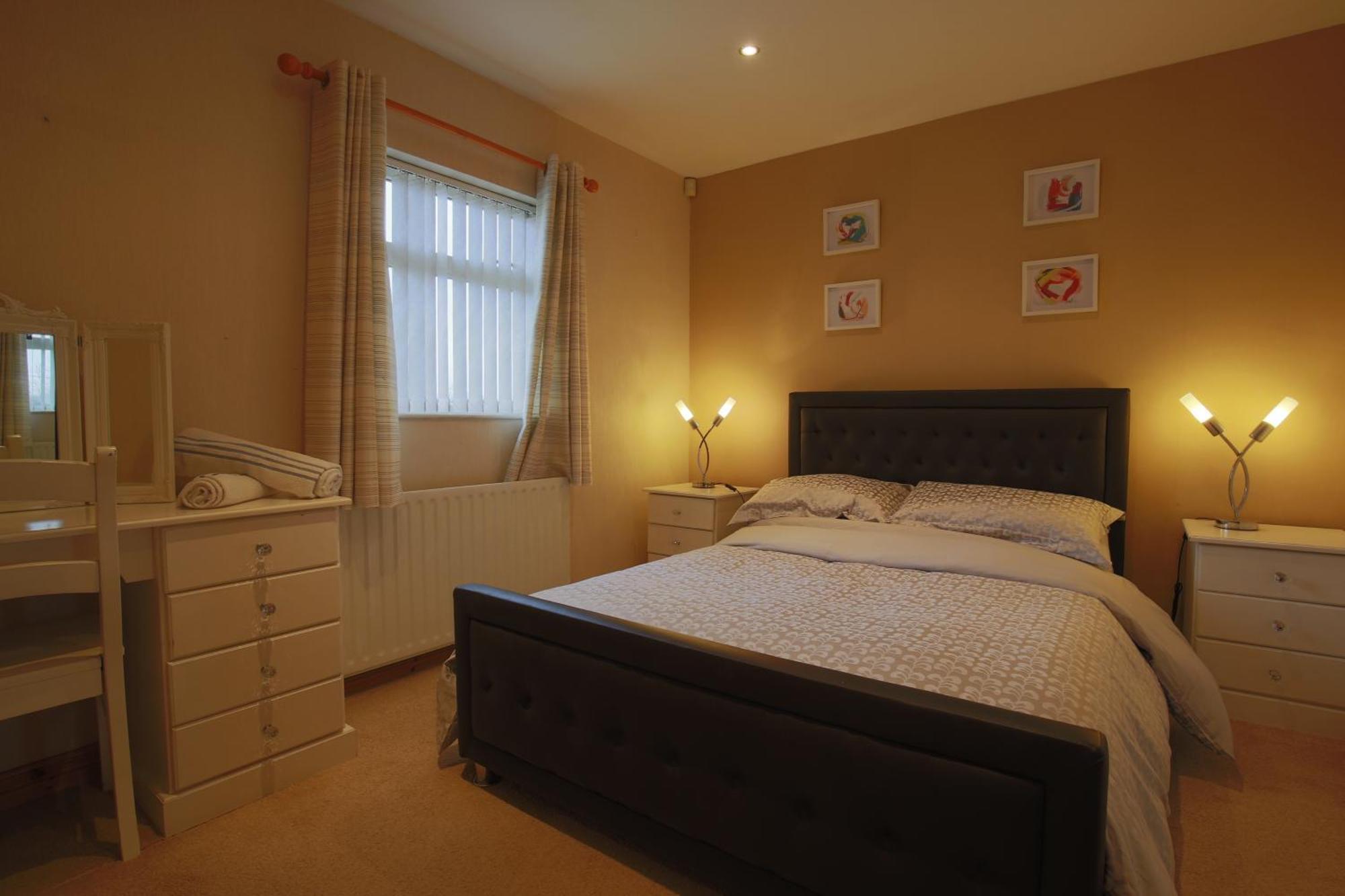 Spacious 4 Bedroom Home - 5 Min Walk To Town إيننيسكيلن المظهر الخارجي الصورة